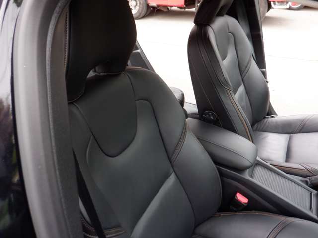 Volvo V40 Cross Country 7