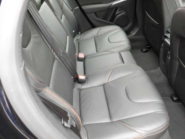 Volvo V40 Cross Country 10