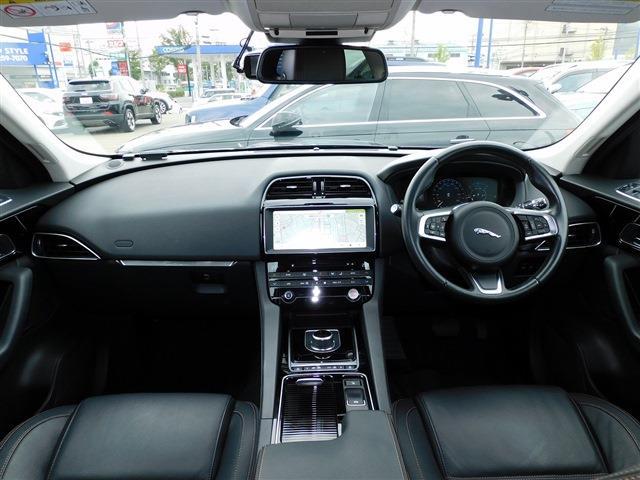 Jaguar F-Pace 3