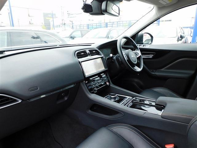 Jaguar F-Pace 4