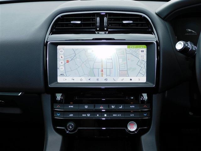 Jaguar F-Pace 9