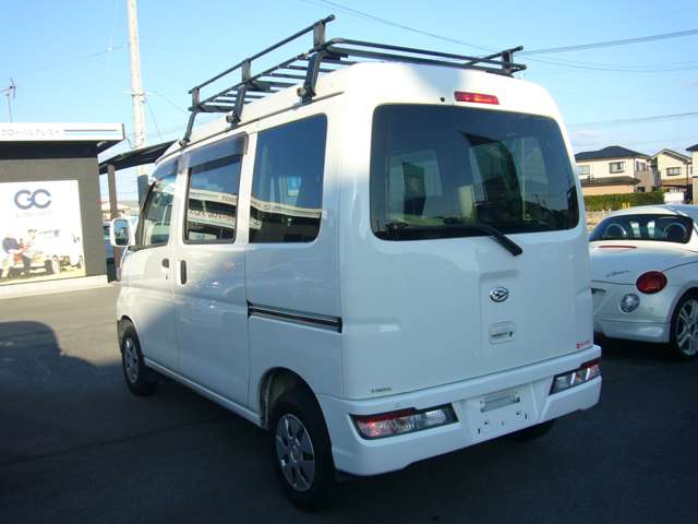 Daihatsu Hijet Cargo 12