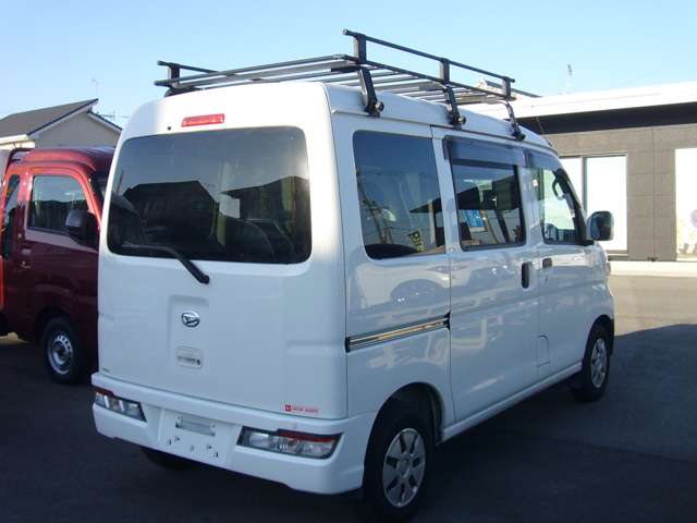 Daihatsu Hijet Cargo 3