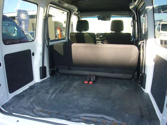 Daihatsu Hijet Cargo 5