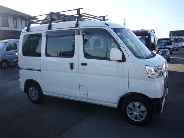 Daihatsu Hijet Cargo 8
