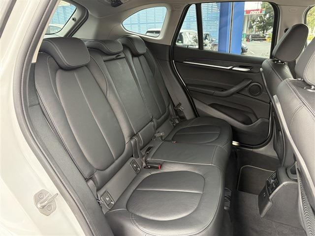 BMW X1 8