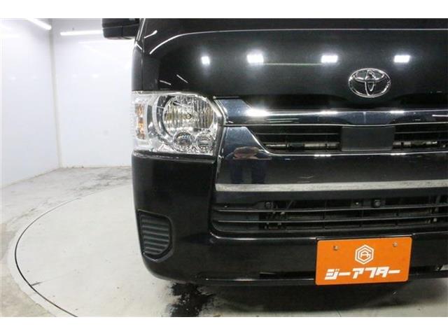 Toyota Hiace Van 12