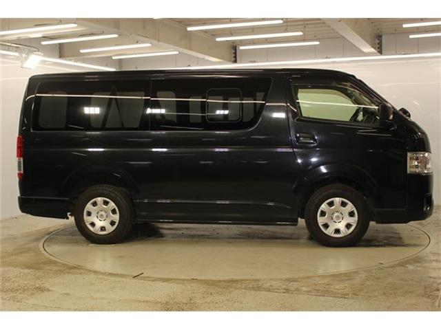Toyota Hiace Van 5