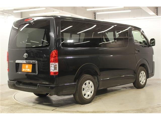 Toyota Hiace Van 6
