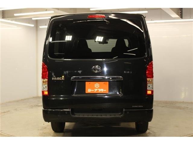 Toyota Hiace Van 7