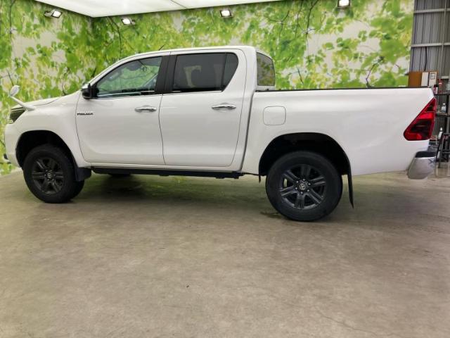 Toyota Hilux 5