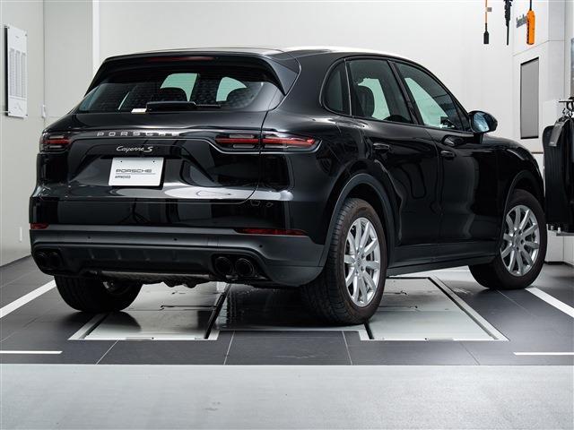 Porsche Cayenne 2