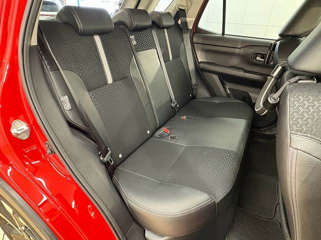 Daihatsu Rocky 12