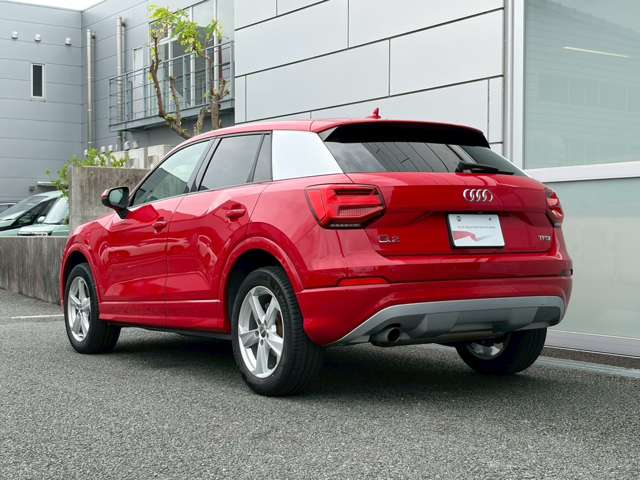 Audi Q2 10