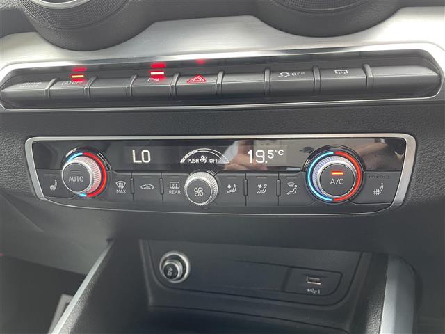 Audi Q2 11
