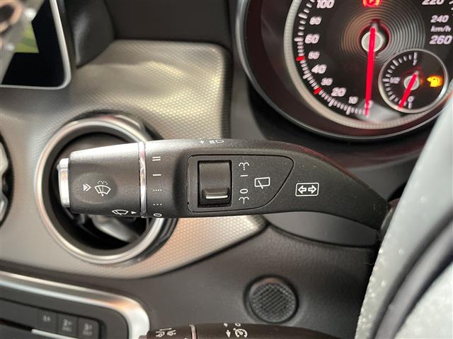 Mercedes-Benz GLA-Class 12