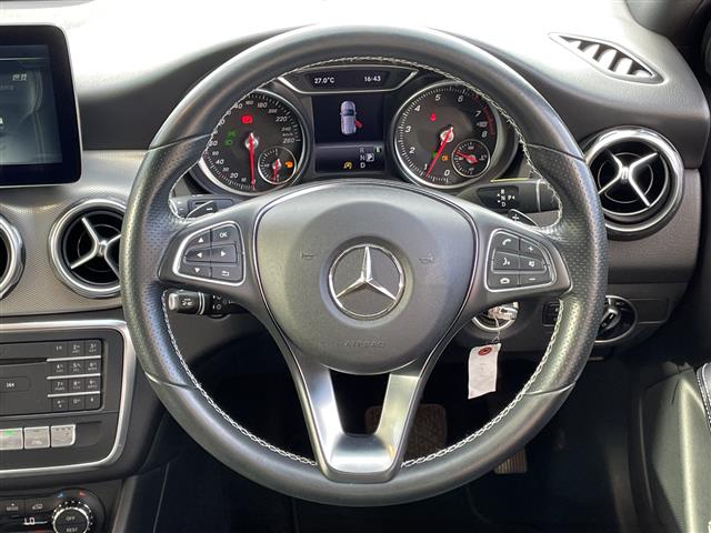 Mercedes-Benz GLA-Class 8