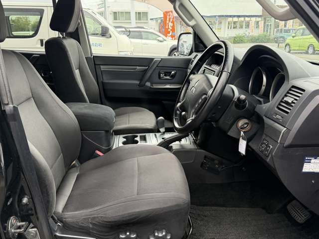 Mitsubishi Pajero 10