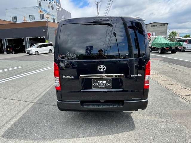 Toyota Hiace Van 7