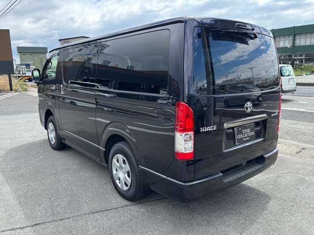 Toyota Hiace Van 8