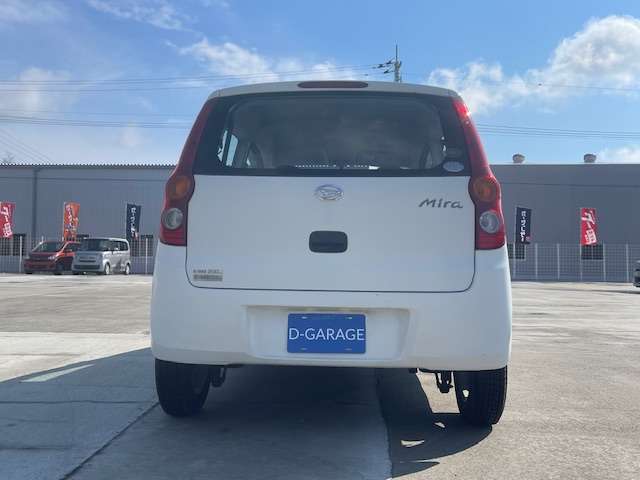 Daihatsu Mira 4