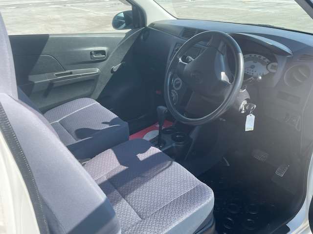Daihatsu Mira 10