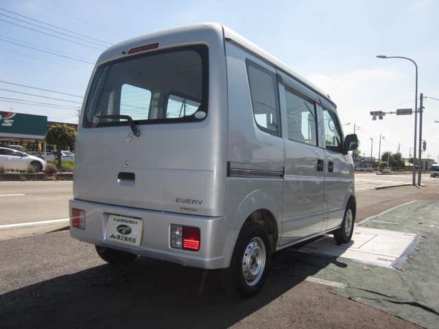 Suzuki Every 12