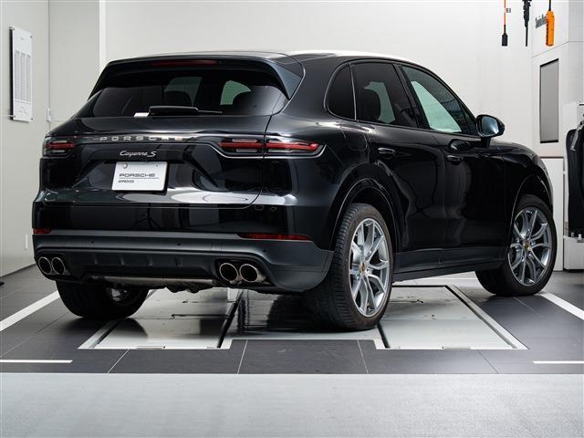 Porsche Cayenne 2