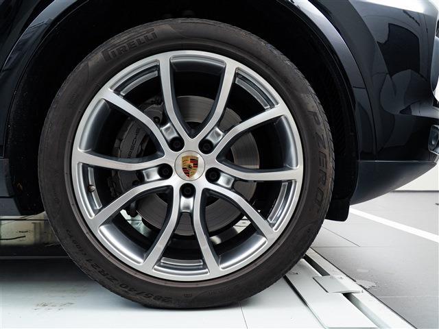 Porsche Cayenne 8