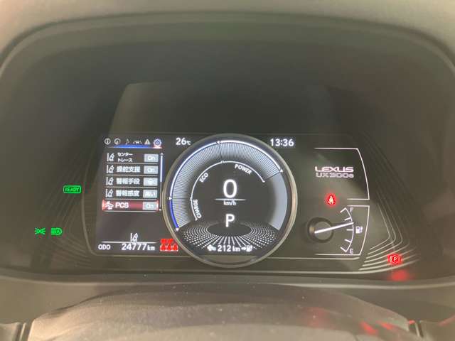 Lexus UX300e 12