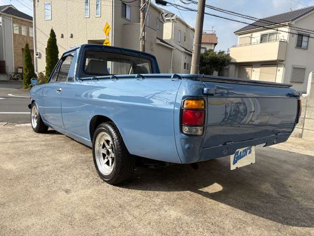 Nissan Sunny Truck 8