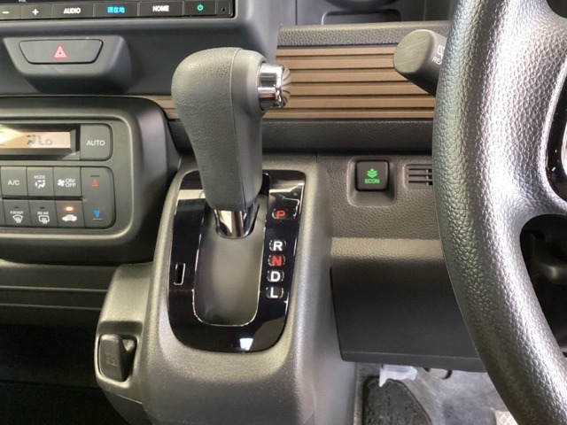 Honda N-VAN 12