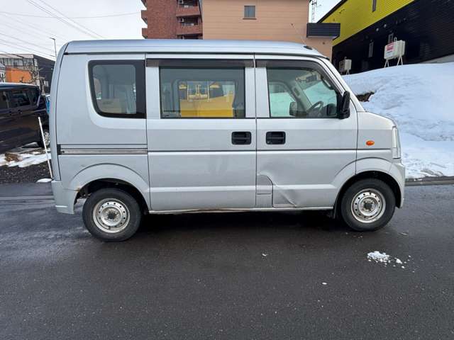 Nissan NV100 Clipper 4