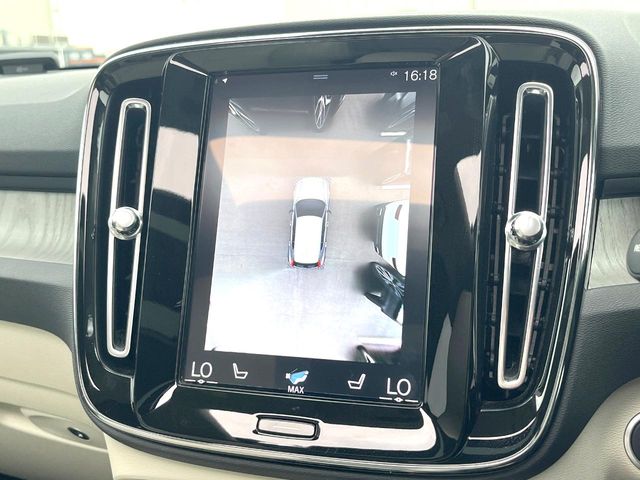 Volvo XC40 8