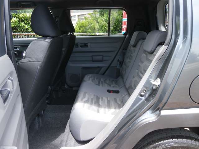 Daihatsu Taft 9