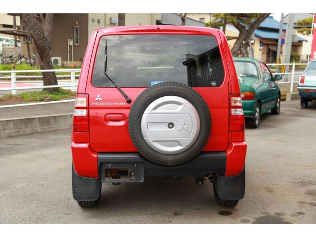 Mitsubishi Pajero Mini 4