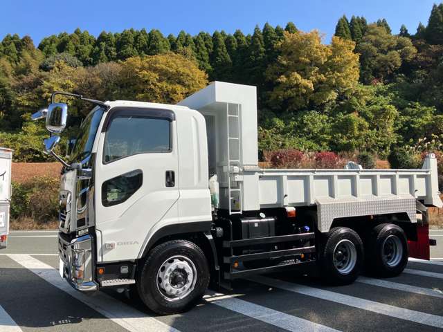 Isuzu Giga 2