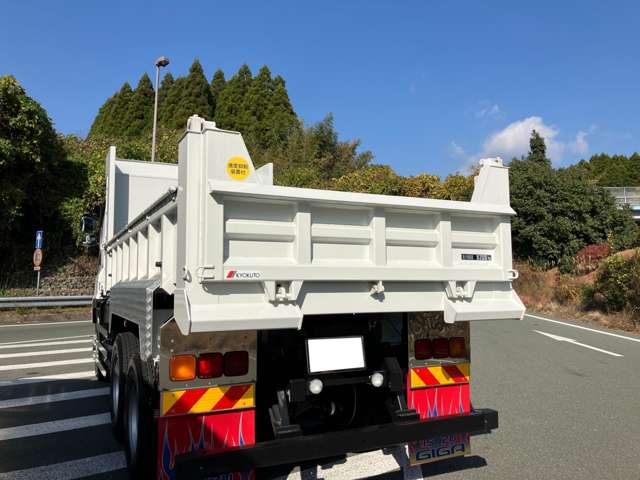 Isuzu Giga 5