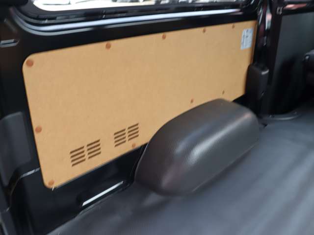 Toyota Hiace Van 12