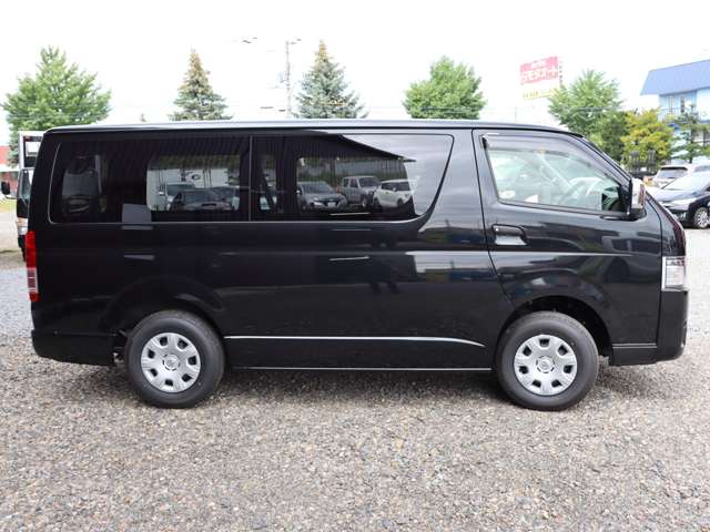 Toyota Hiace Van 4