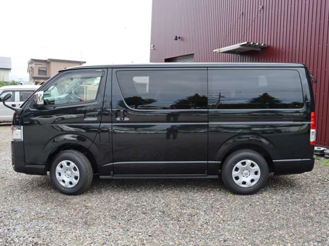 Toyota Hiace Van 6