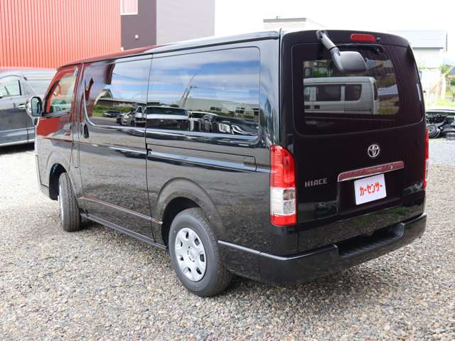 Toyota Hiace Van 7