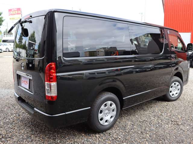 Toyota Hiace Van 9
