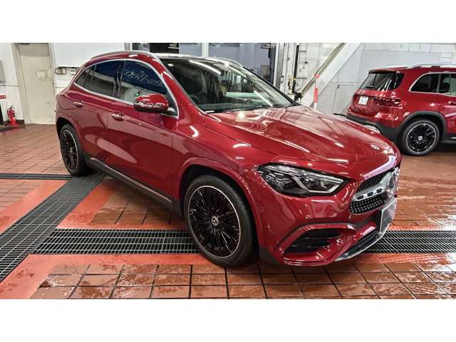 Mercedes-Benz GLA-Class 4