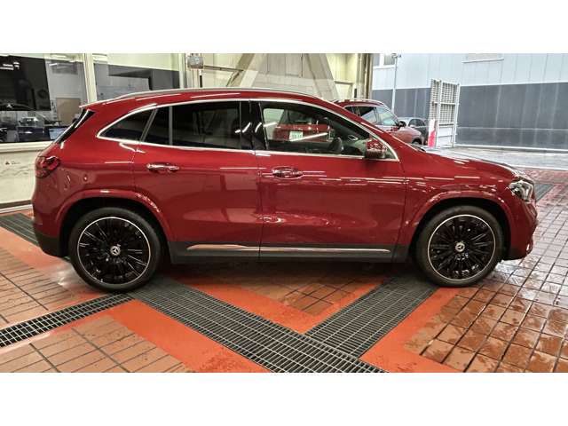 Mercedes-Benz GLA-Class 5
