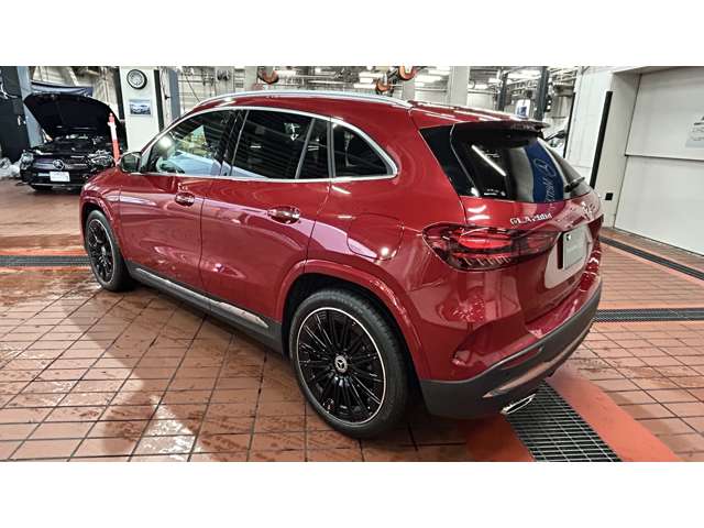 Mercedes-Benz GLA-Class 8