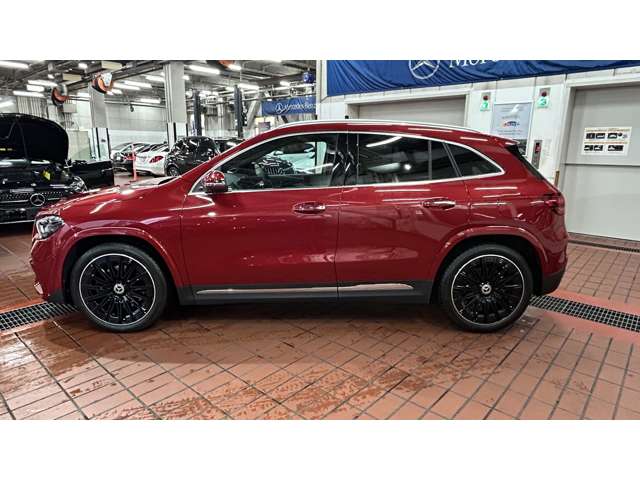 Mercedes-Benz GLA-Class 9