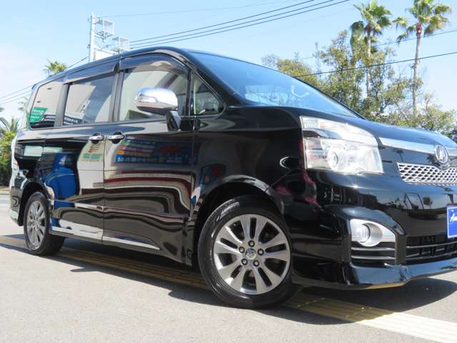 Toyota Voxy 11