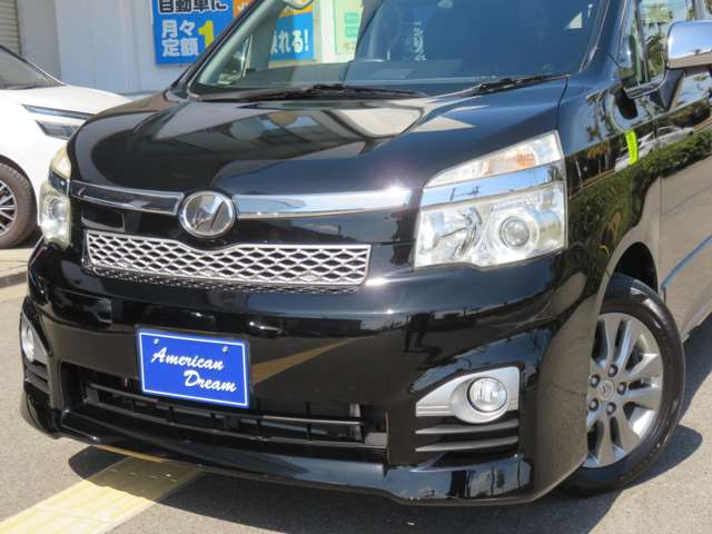 Toyota Voxy 3