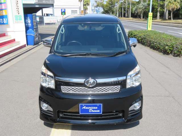 Toyota Voxy 6